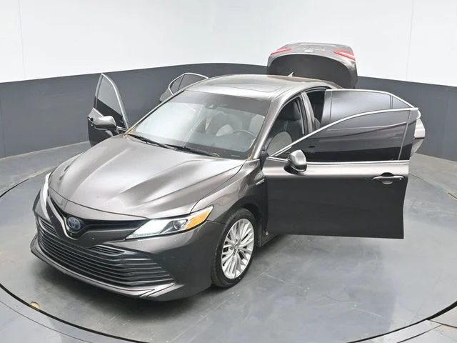 Used 2018 Brown Toyota XLE image 50
