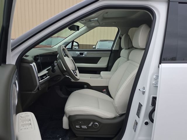 Used 2025 White Hyundai Calligraphy image 11