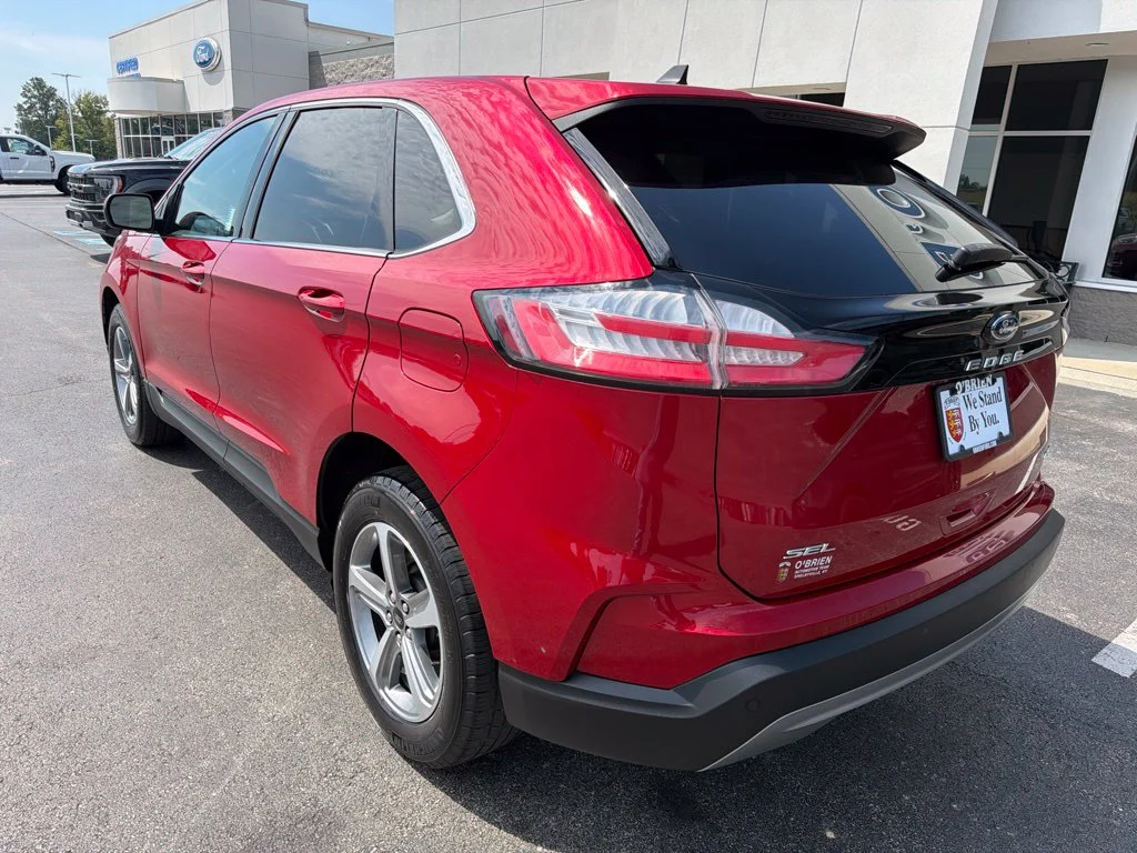 Used 2023 Rapid Red Metallic Tinted Clearcoat Ford SEL image 3