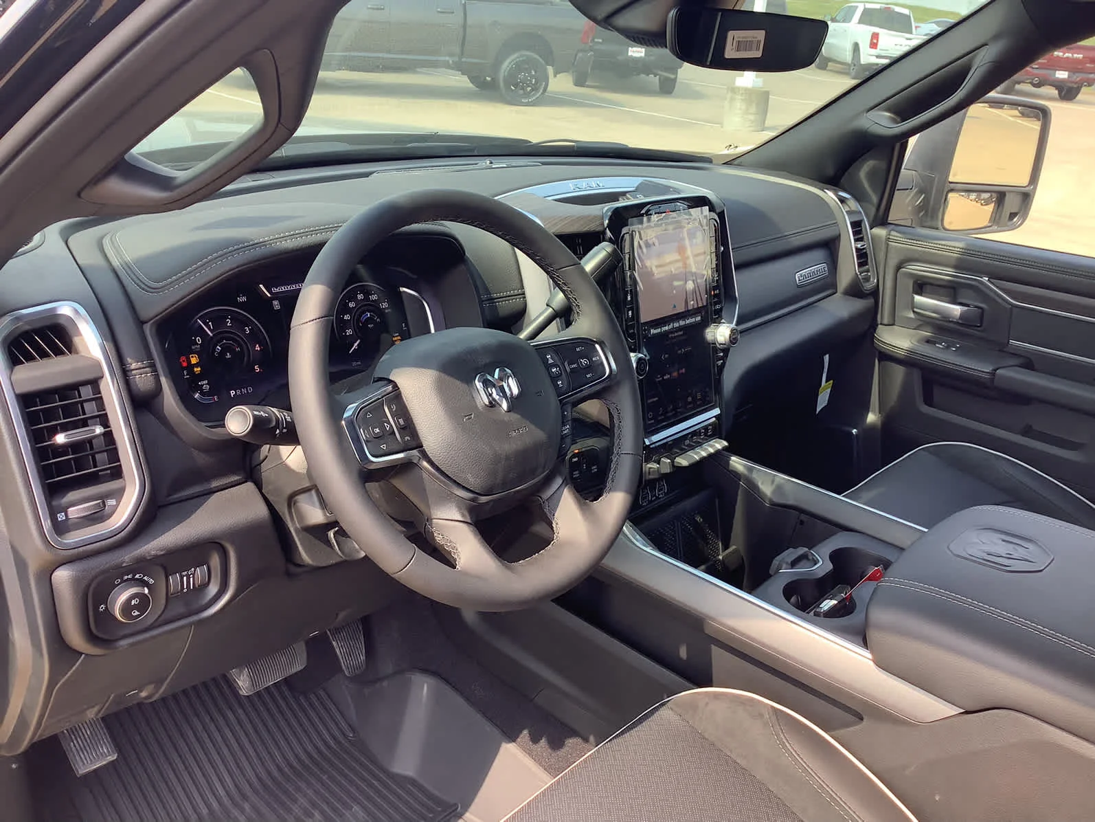 2026 RAM 3500 Laramie - Photo 12