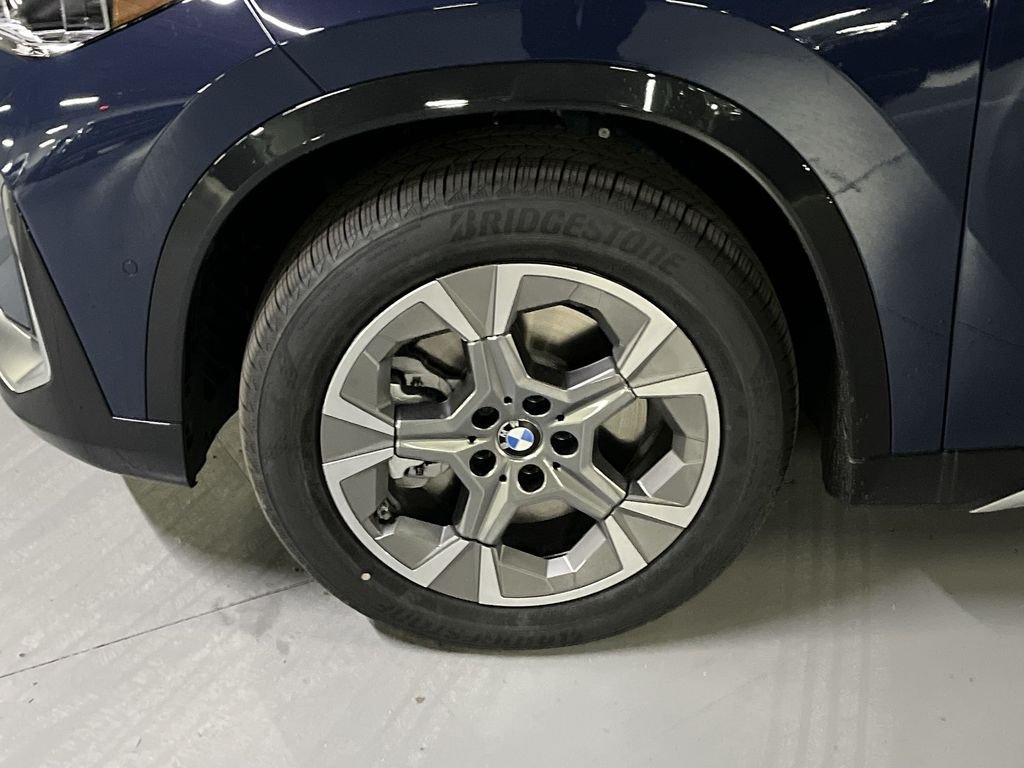 Used 2026 Blue BMW xDrive28i image 10