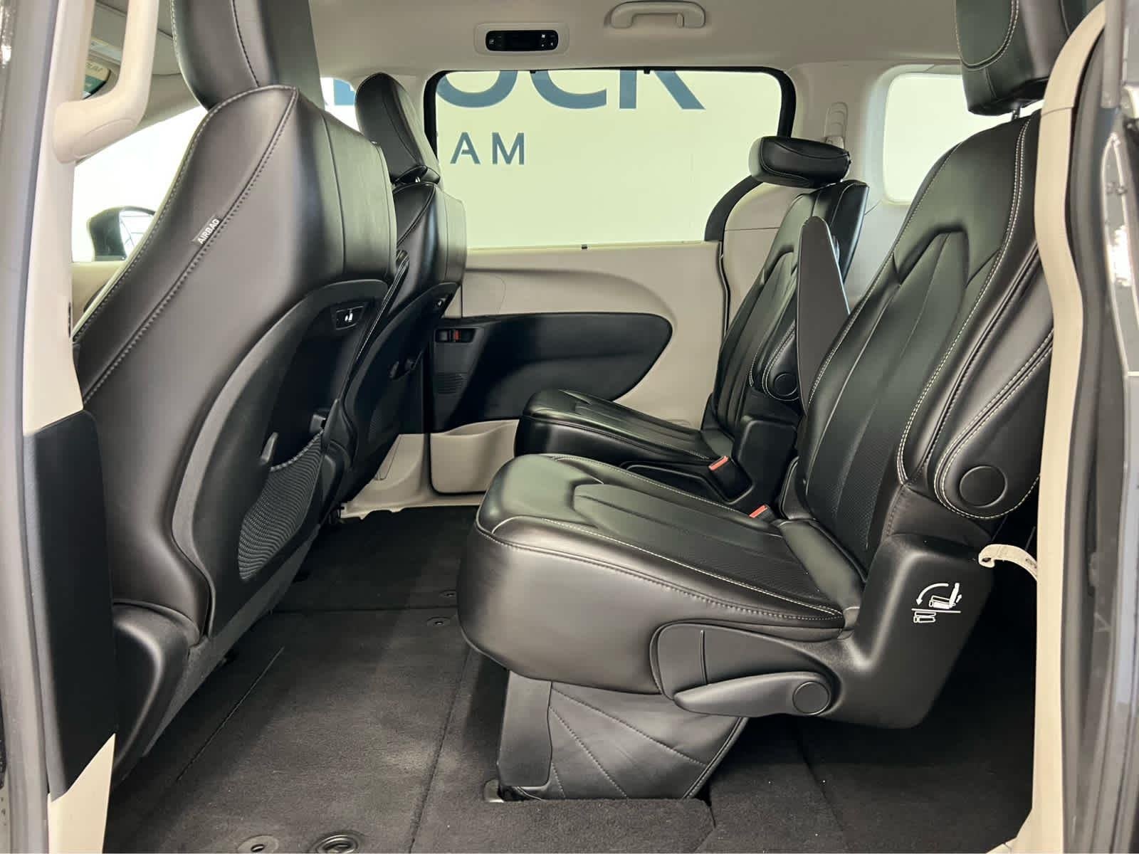 2023 Chrysler Pacifica Touring L - Photo 21