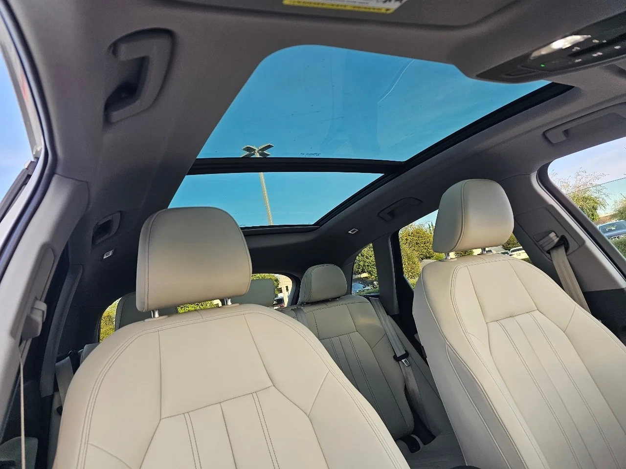 Used 2025 Glacier White Metallic Audi  image 3