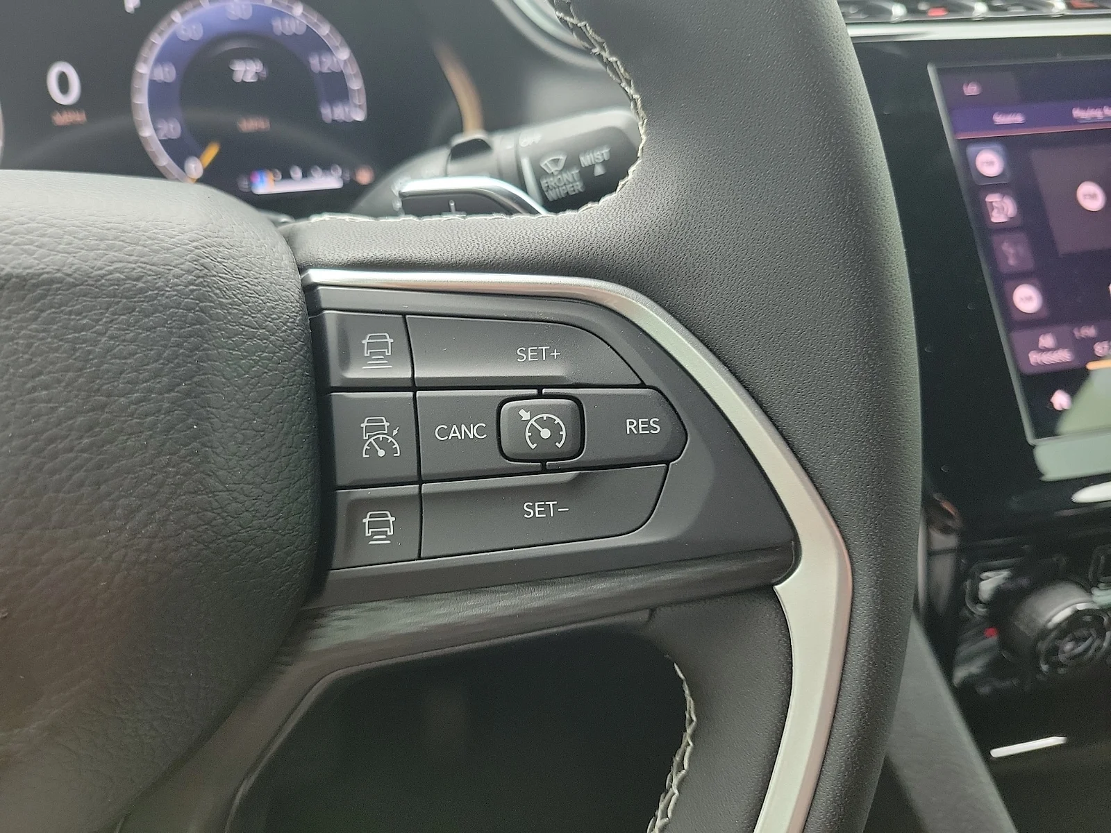 New 2026 PW7 Bright Whit Jeep L LAREDO 4X4 image 20