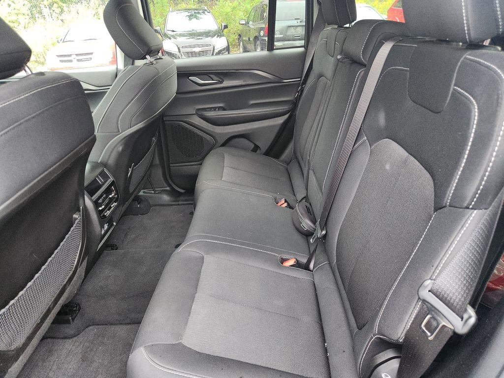 Used 2024 Silver Jeep Laredo image 21