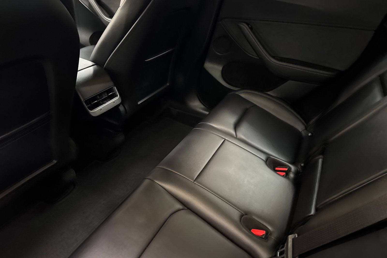 Used 2024 Stealth Gray Tesla Long Range image 15
