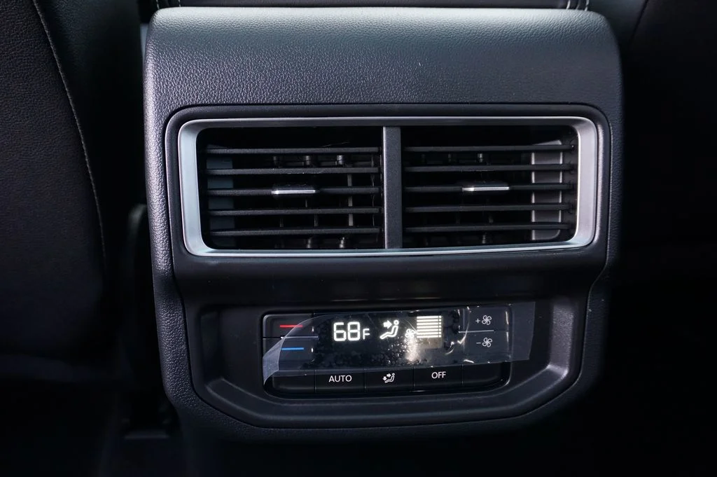 New 2026 Silver Volkswagen 2.0T SE w/Technology image 31