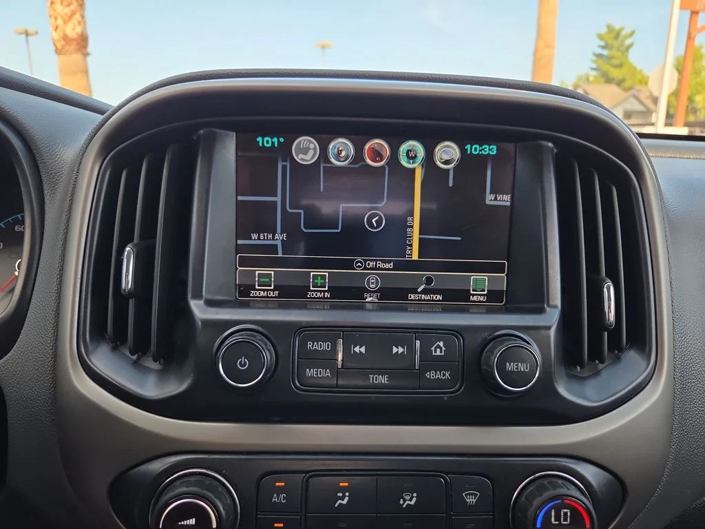 Used 2016 Gray Chevrolet Z71 image 20