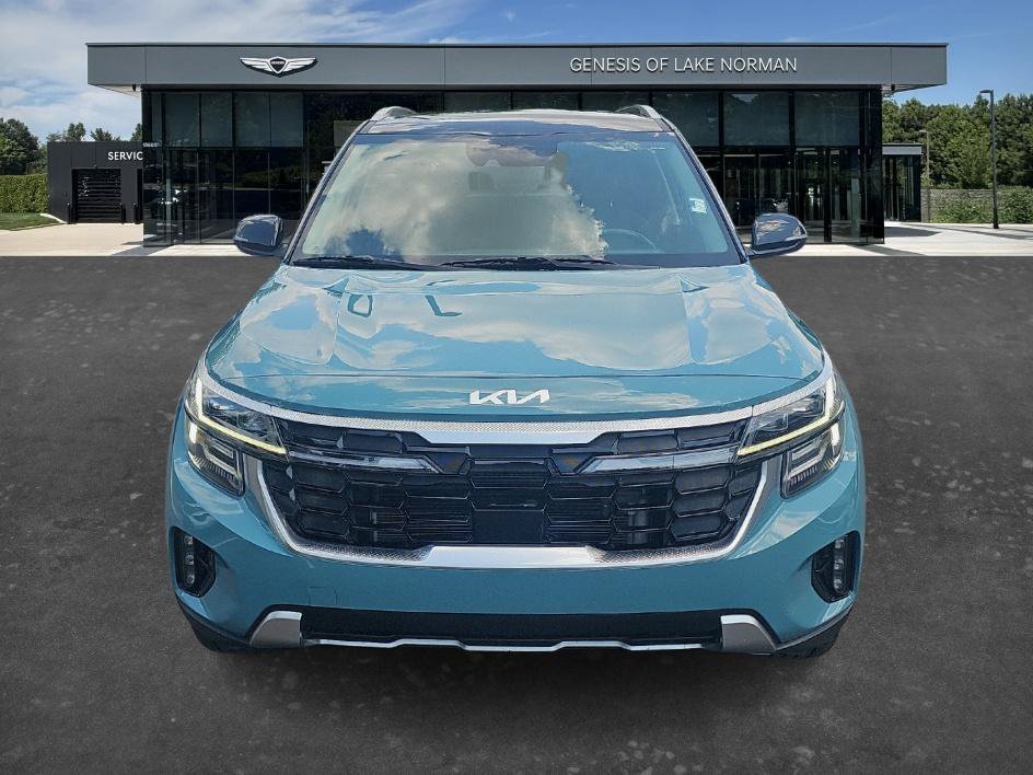 Used 2024 Pluton Blue/Black Roof Kia SX AWD image 2