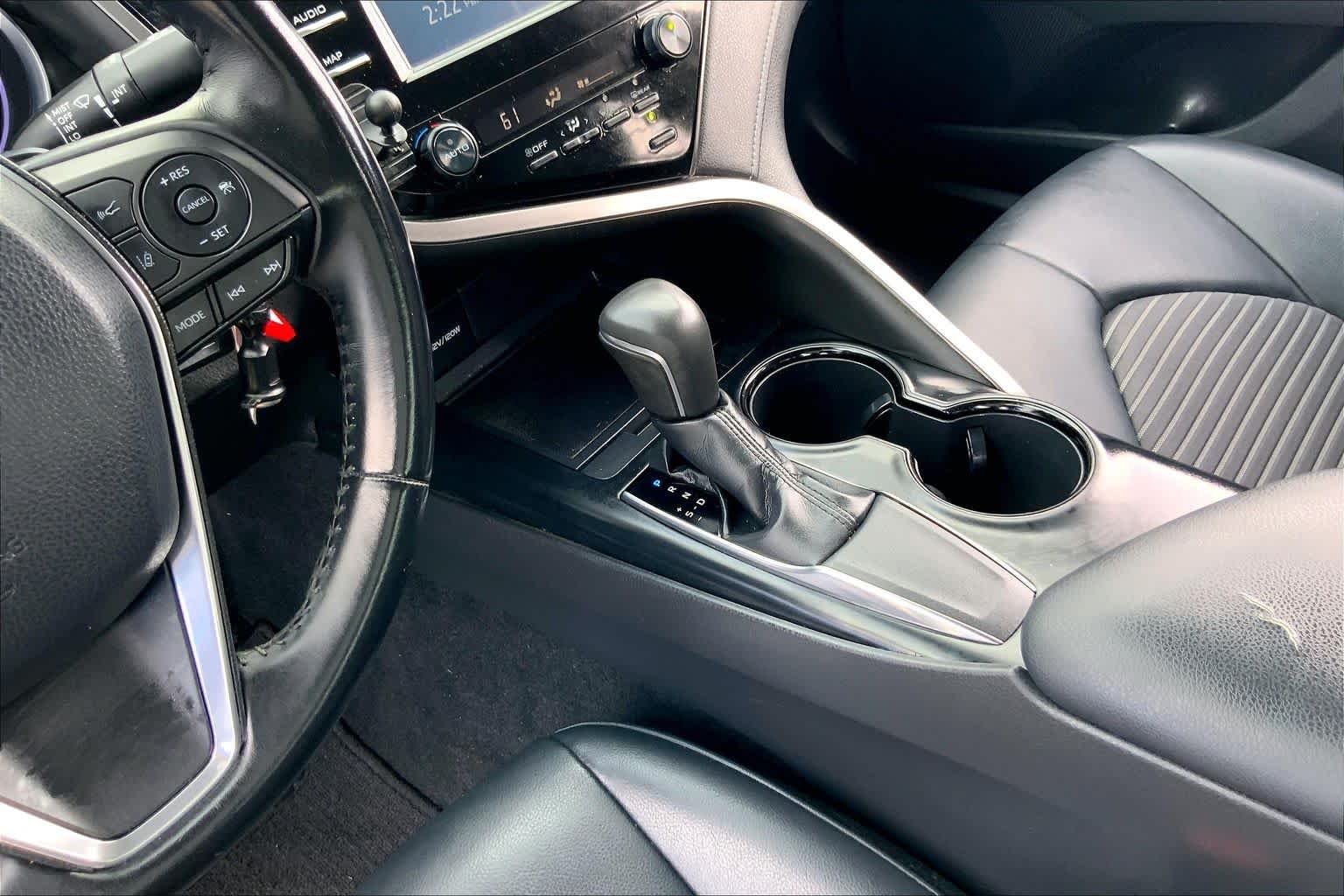 Used 2019 Midnight Black Metallic Toyota SE image 16