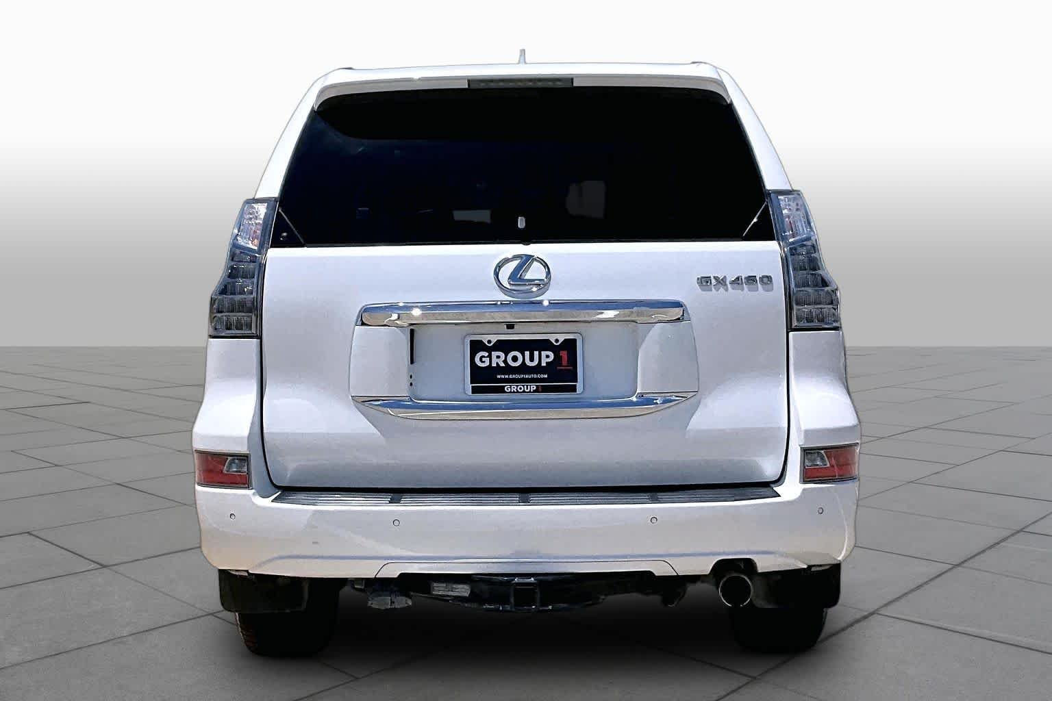 Used 2016 Starfire Pearl Lexus  image 4