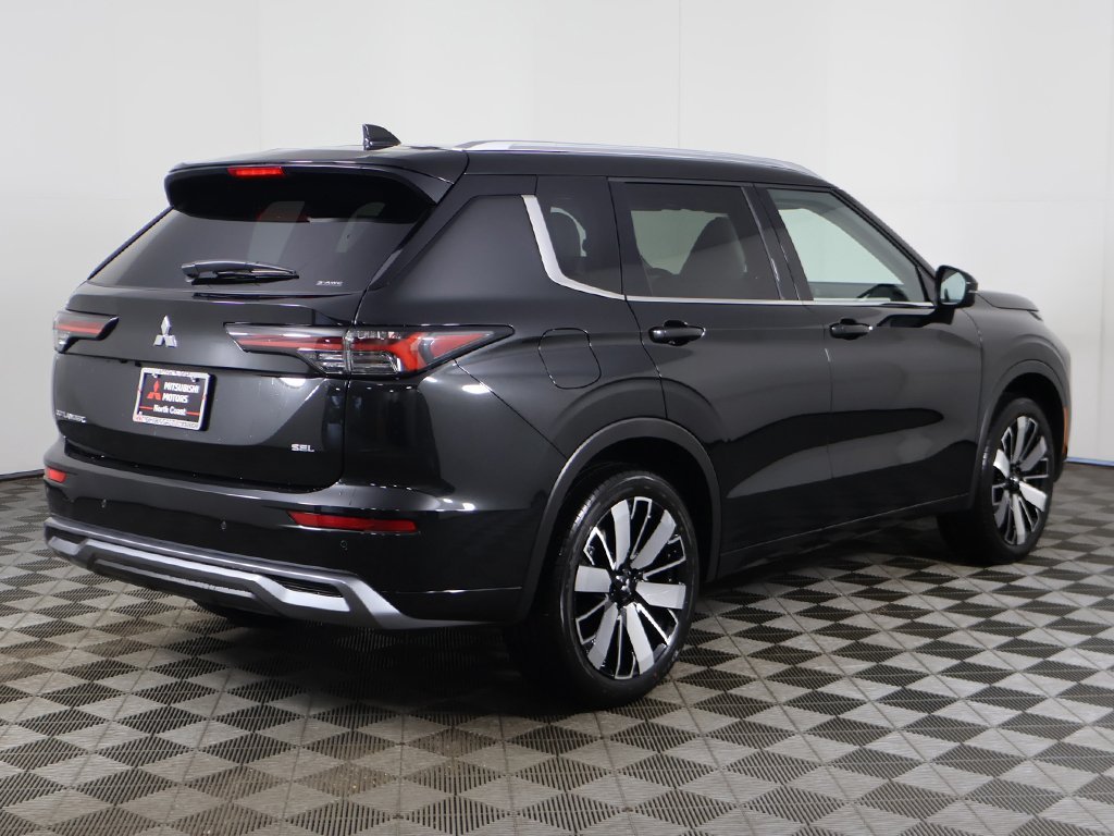 Used 2025 Black Mitsubishi SEL image 13