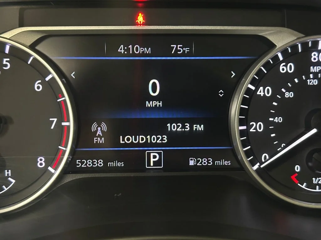Used 2023 Super Black Nissan SR image 11