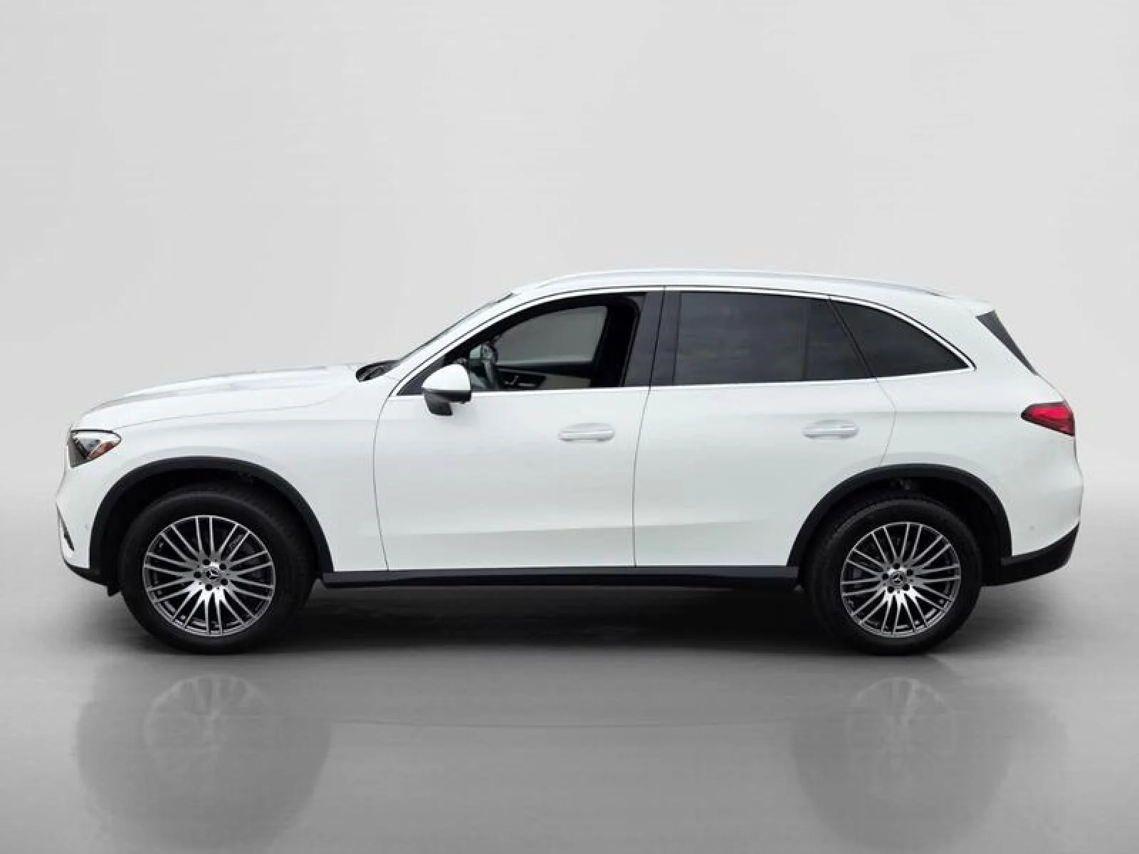 Certified Used 2024 Polar White Mercedes-Benz GLC 300 image 2