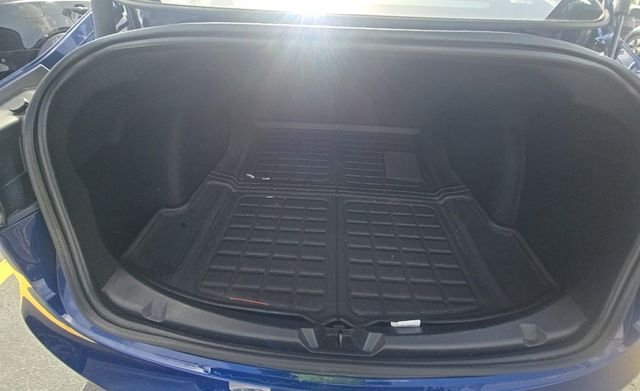 Used 2022  Tesla Base image 23