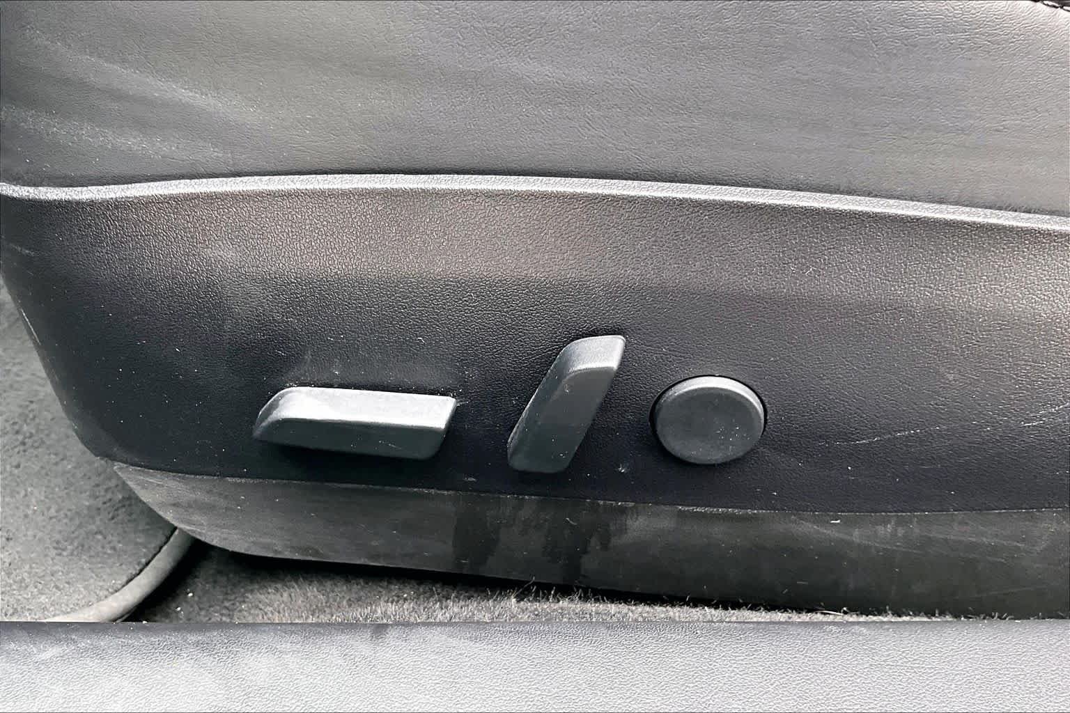 Used 2018 Pearl White Multi-Coat Tesla Long Range Battery image 28