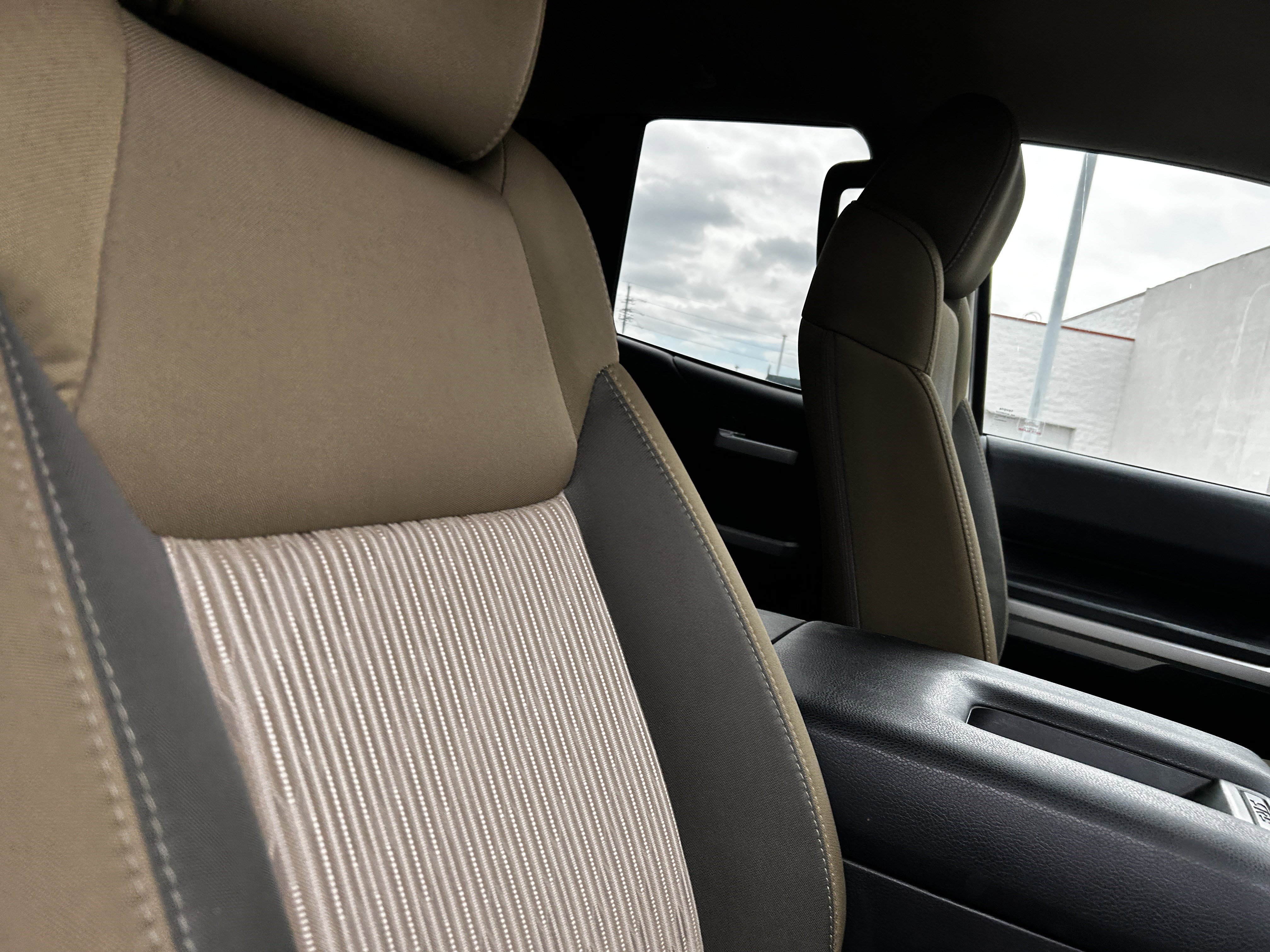 Used 2015 Super White Toyota SR5 image 12