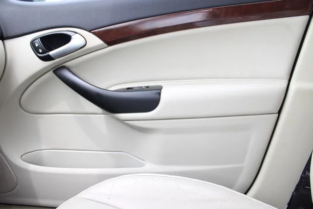 Used 2011 Black Saab Turbo4 image 16