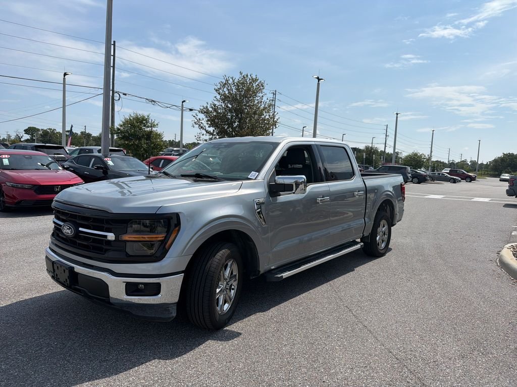 Used 2025 Silver Metallic Ford XLT image 3