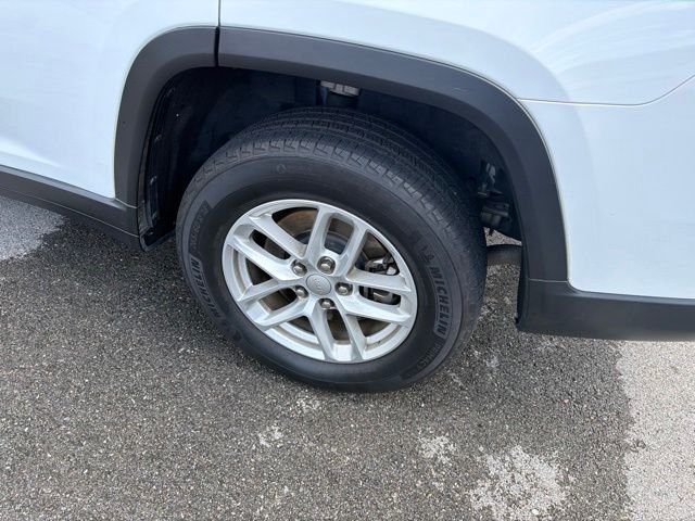Used 2022 White Jeep Laredo image 7