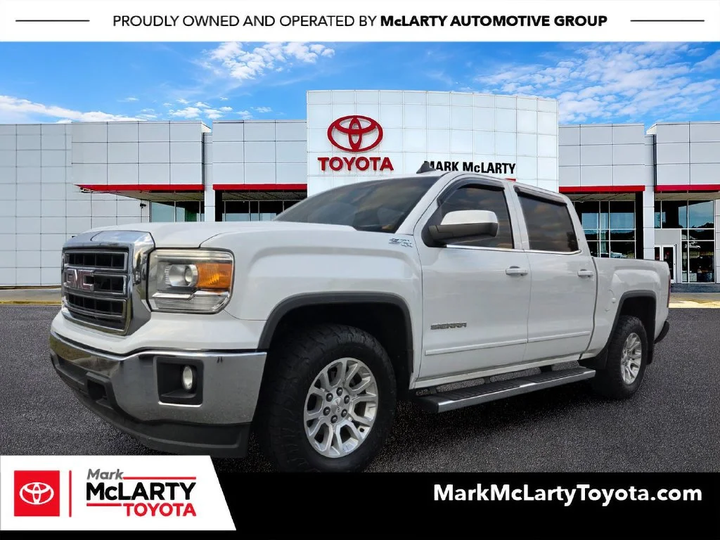 Used 2015 White GMC SLE image 1