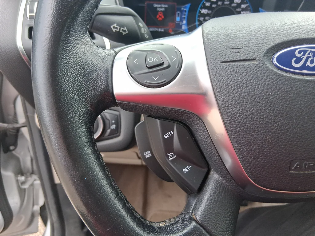 Used 2013 Silver Ford SE image 16
