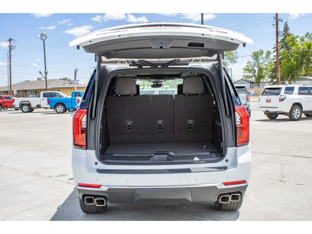 2026 GMC Yukon Denali - Photo 11