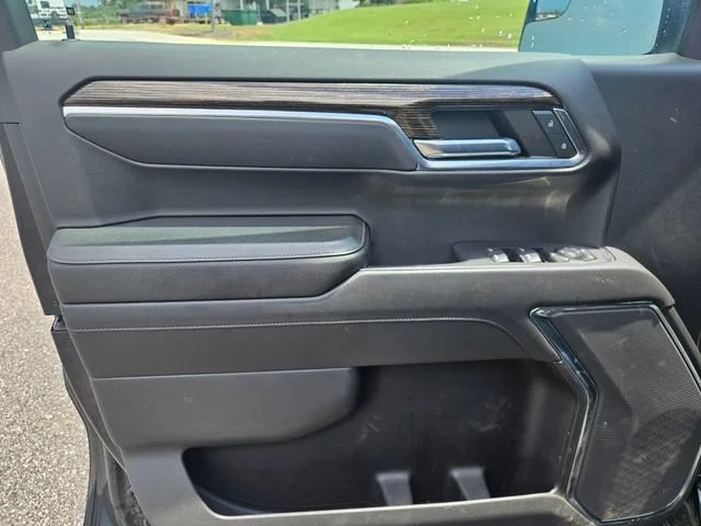 Used 2022 Onyx Black GMC SLE image 10