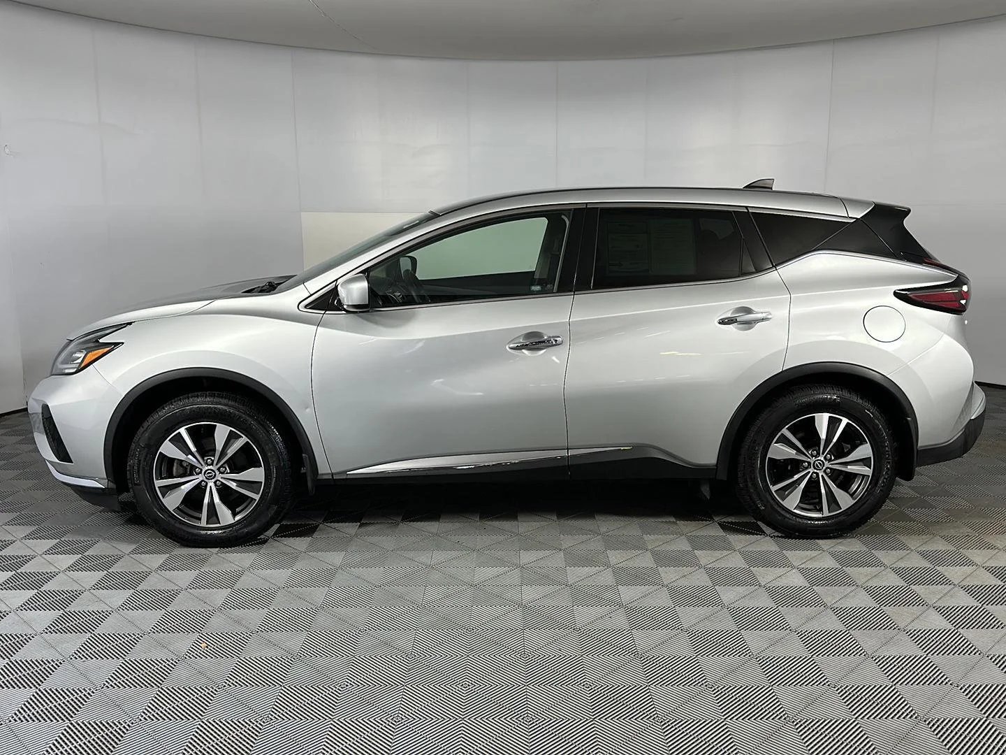 Used 2023 Brilliant Silver Metallic Nissan S image 5