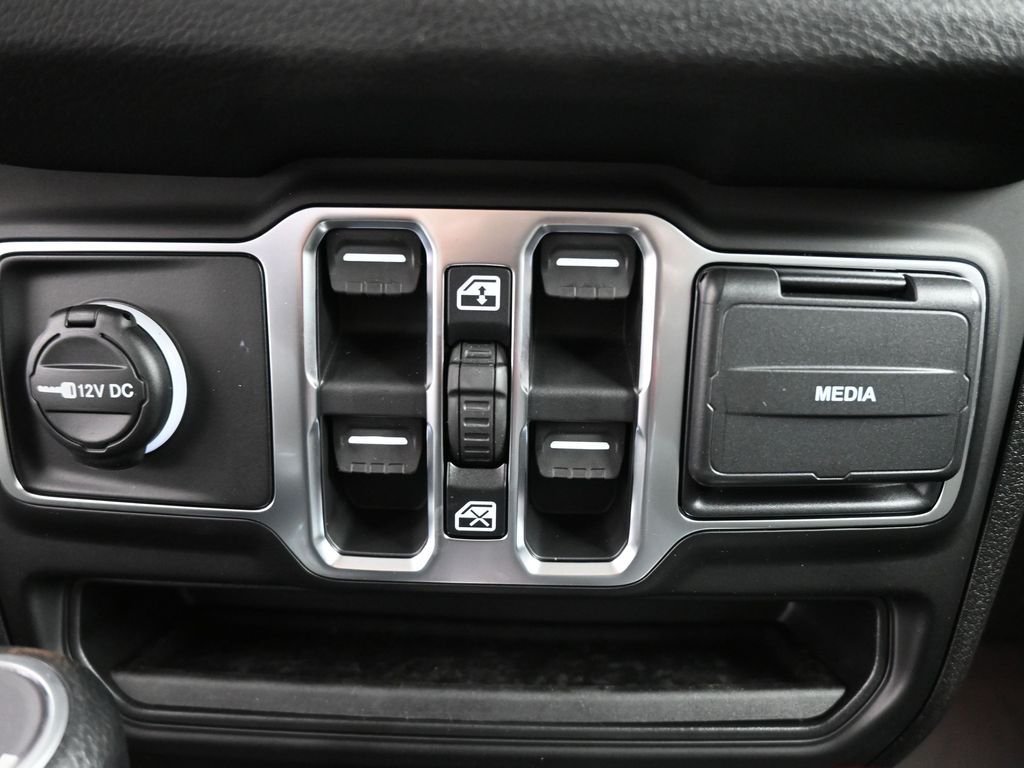 New 2026 Anvil Clearcoat Jeep Sport S image 3