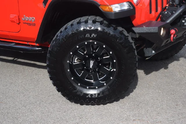 Used 2019 Red Jeep Sport image 26