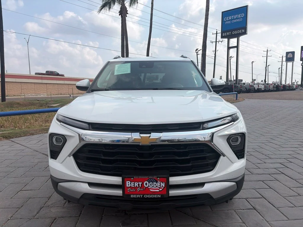 Used 2026 Summit White Chevrolet LT image 2