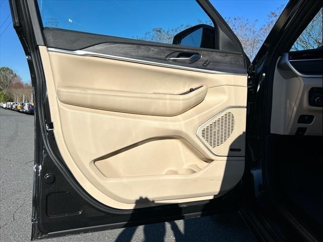 Used 2024 Rocky Mountain Pearlcoat Jeep  image 5