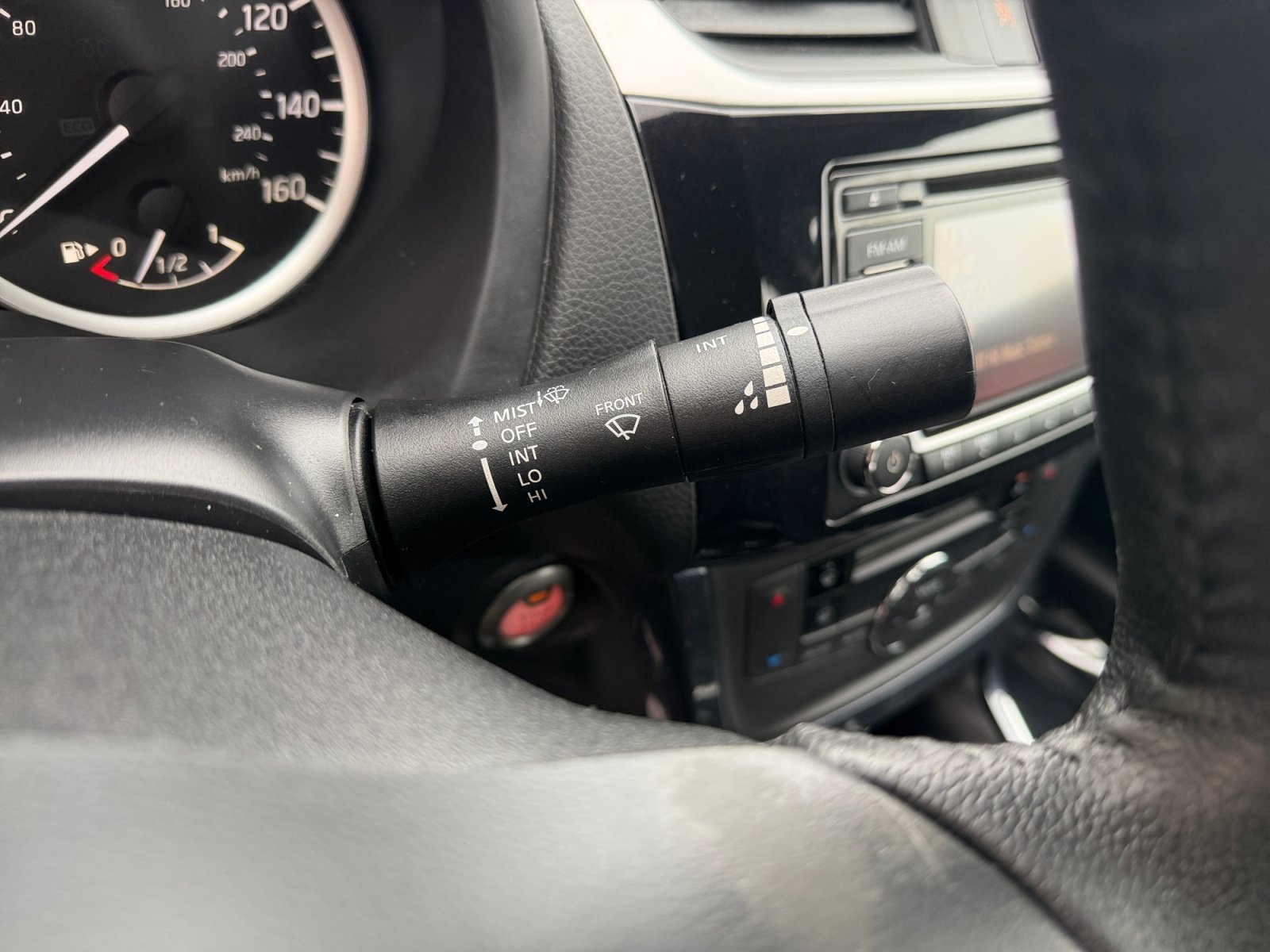 Used 2018 Deep Blue Pearl Nissan SR image 14