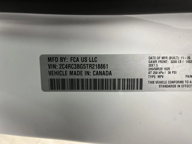New 2026 Bright White Clear-Coat Exterior Paint Chrysler Select image 40