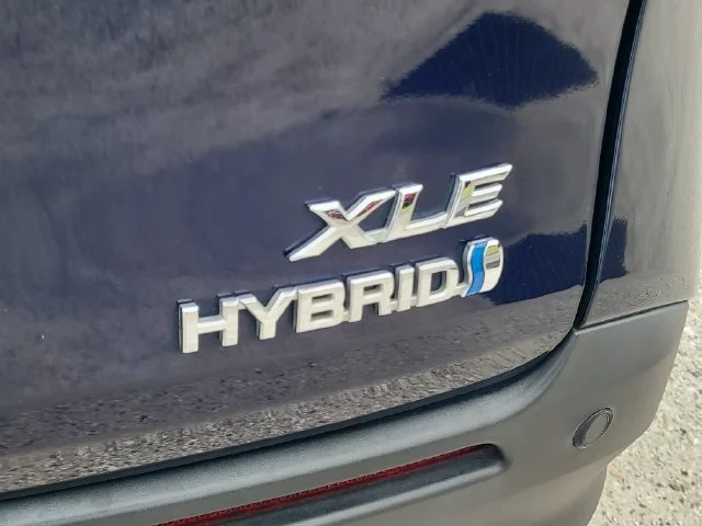 Certified Used 2021  Toyota XLE image 9