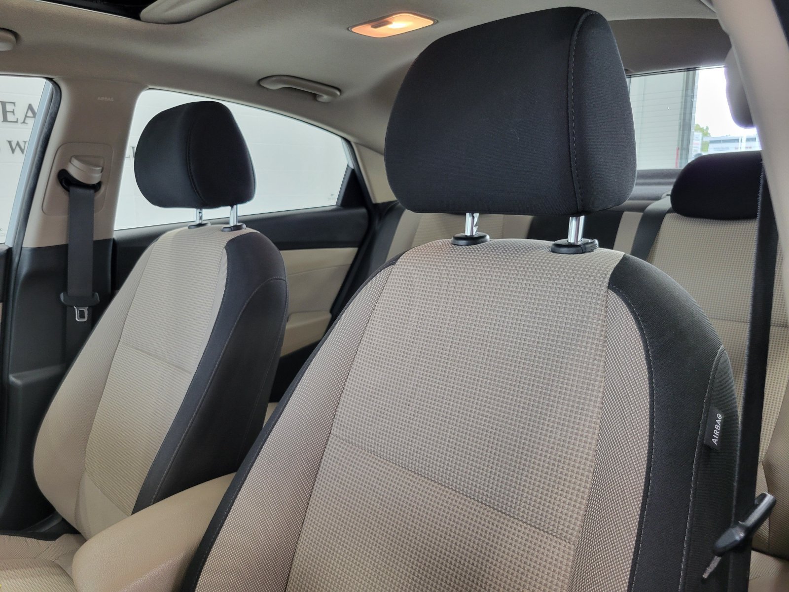 Used 2022 White Hyundai Limited image 11