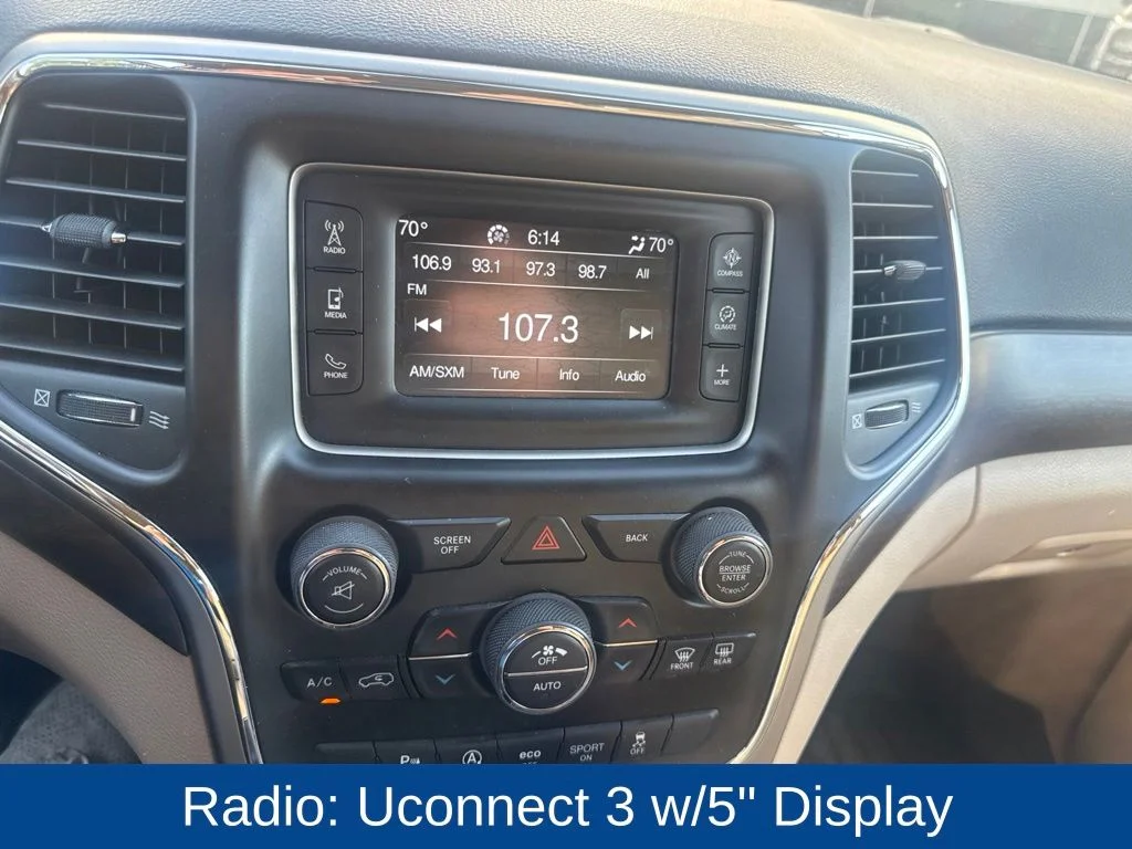 Used 2017 Bright White Clearcoat Jeep Laredo image 9