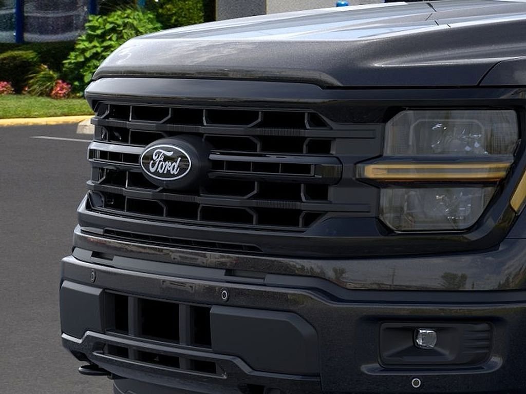 New 2026 Agate Black Metallic Ford XLT image 17