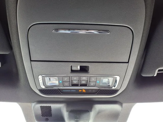 New 2026 Oxford White Ford Lariat image 16