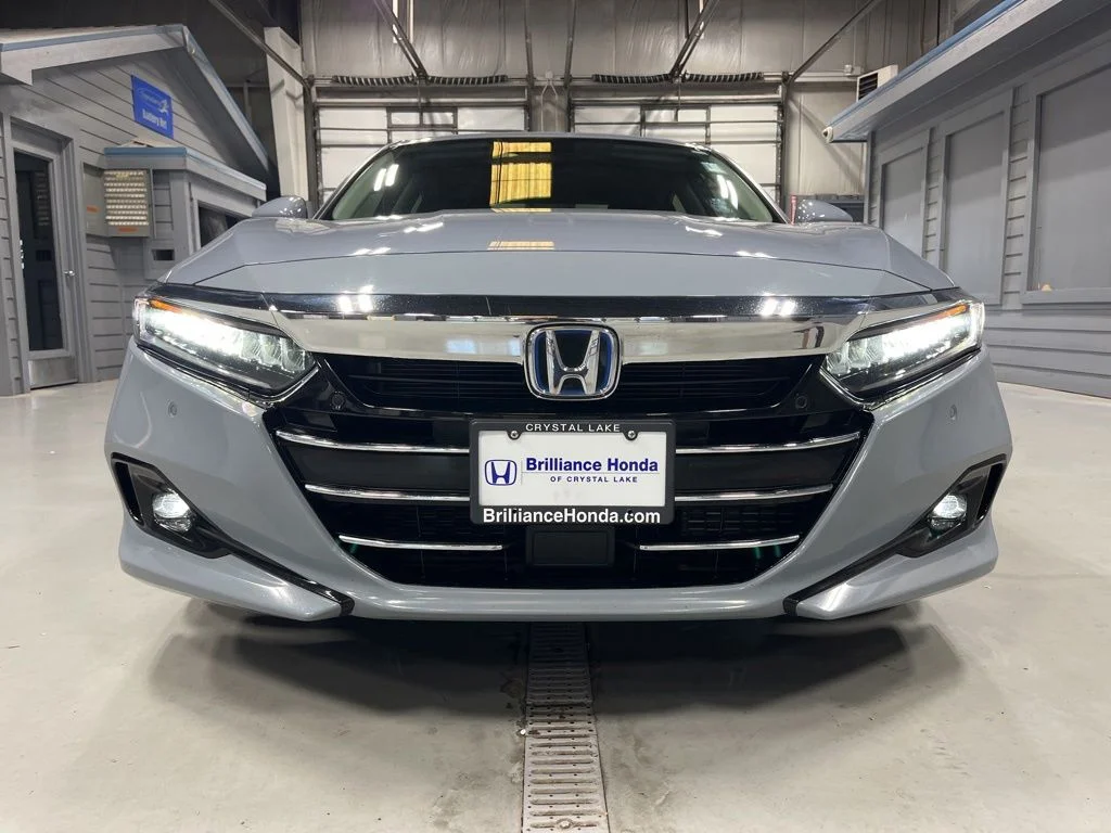 Certified Used 2022 Sonic Gray Pearl Honda Touring image 2