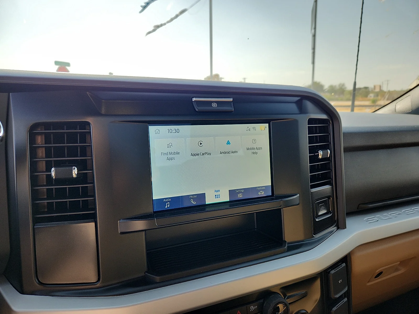 New 2027 Iconic Silver Metallic Ford XLT image 24