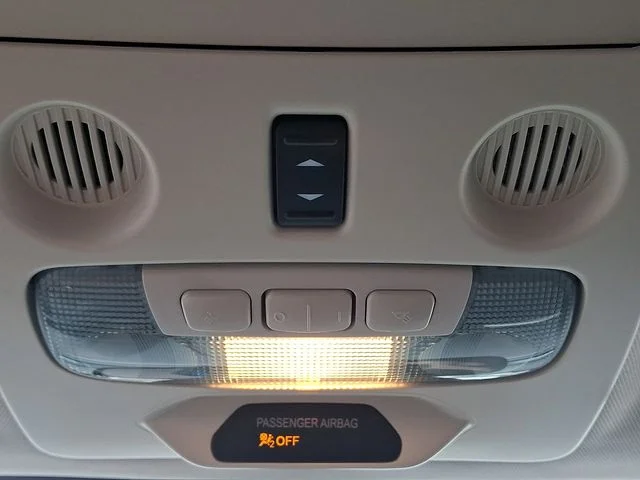 Used 2018 Blue Ford SE image 22