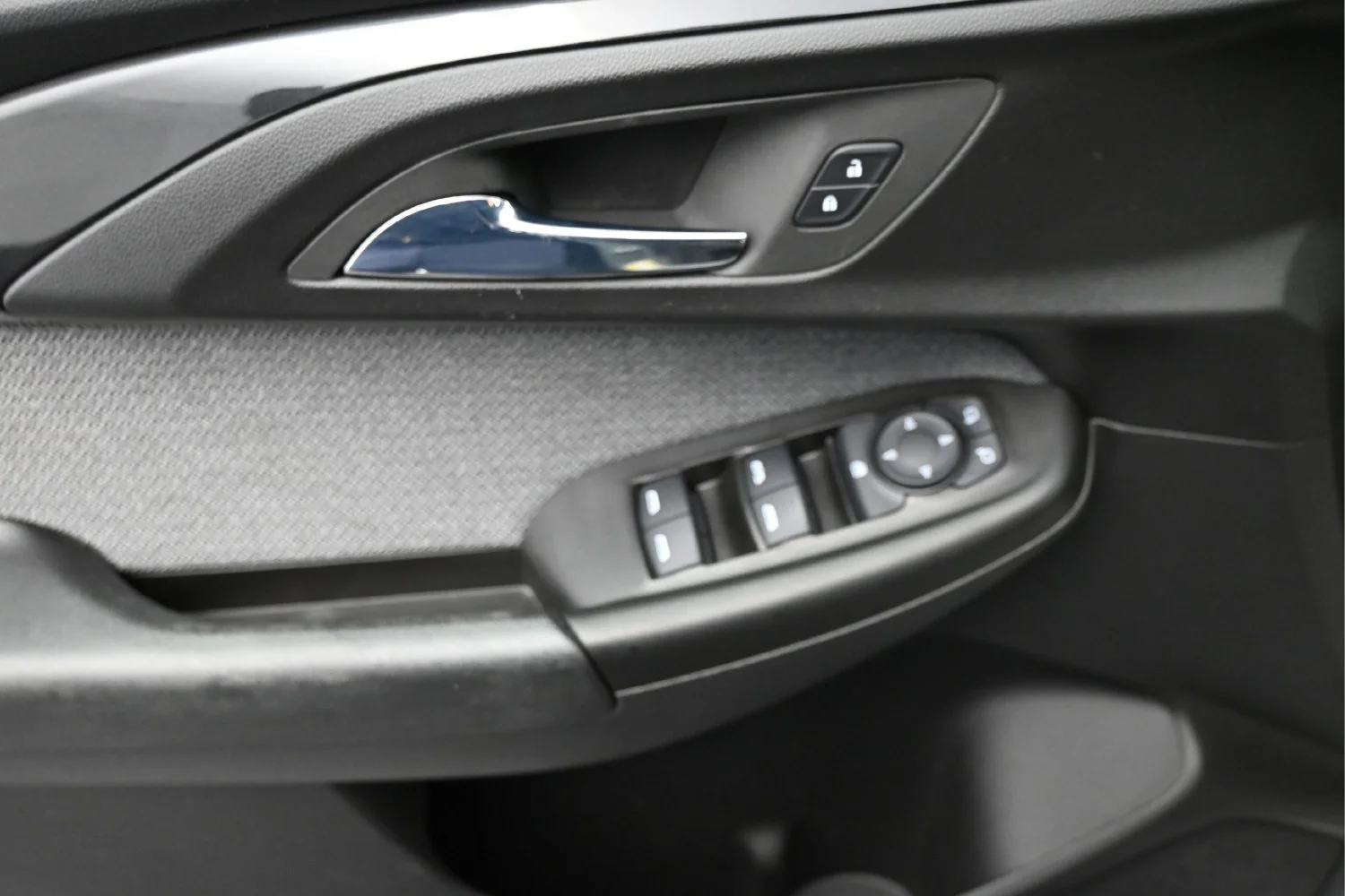 Used 2023 STERLING GRAY METALLIC Chevrolet LS image 26