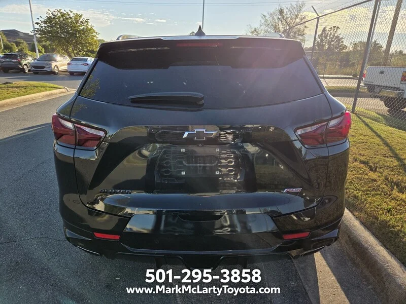 Used 2022 Black CHEVROLET RS image 5