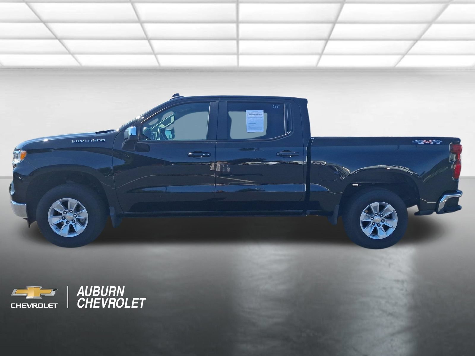 2025 Chevrolet Silverado 1500 LT - Photo 6