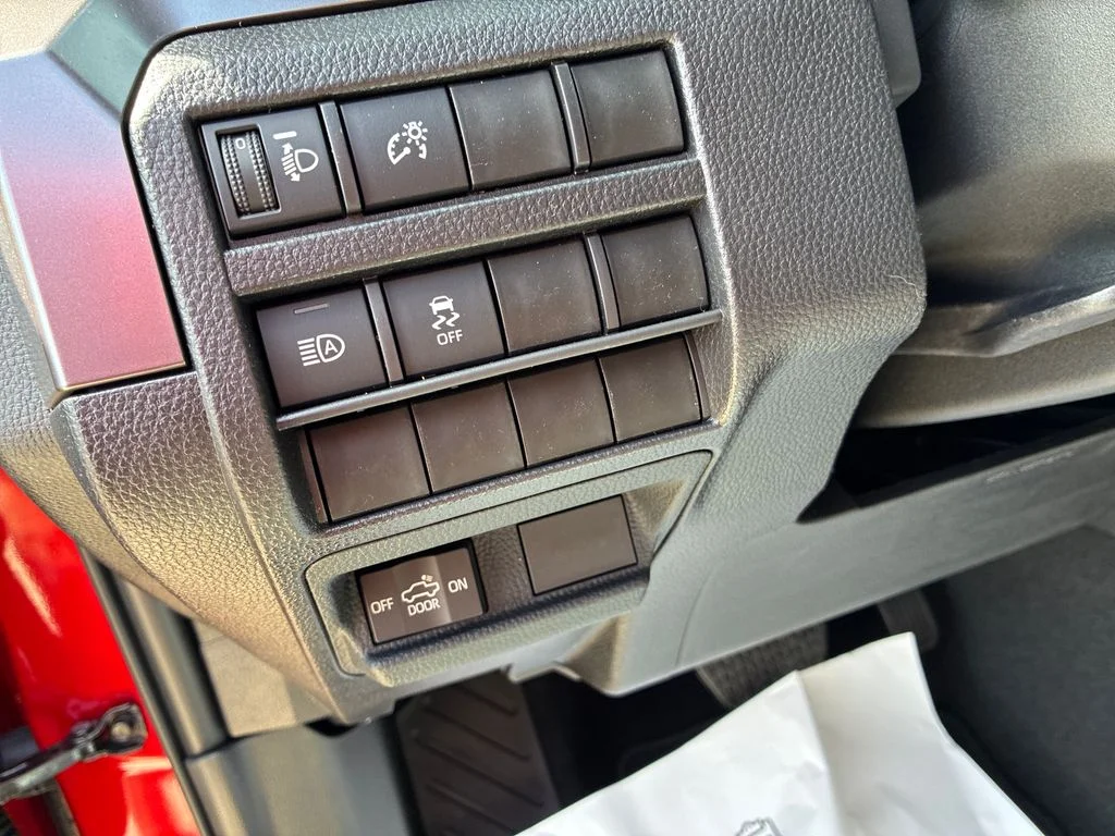 2026 Toyota Tacoma SR5 - Photo 32