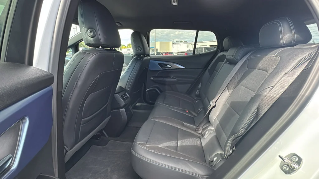 2024 Chevrolet Equinox EV LT - Photo 13