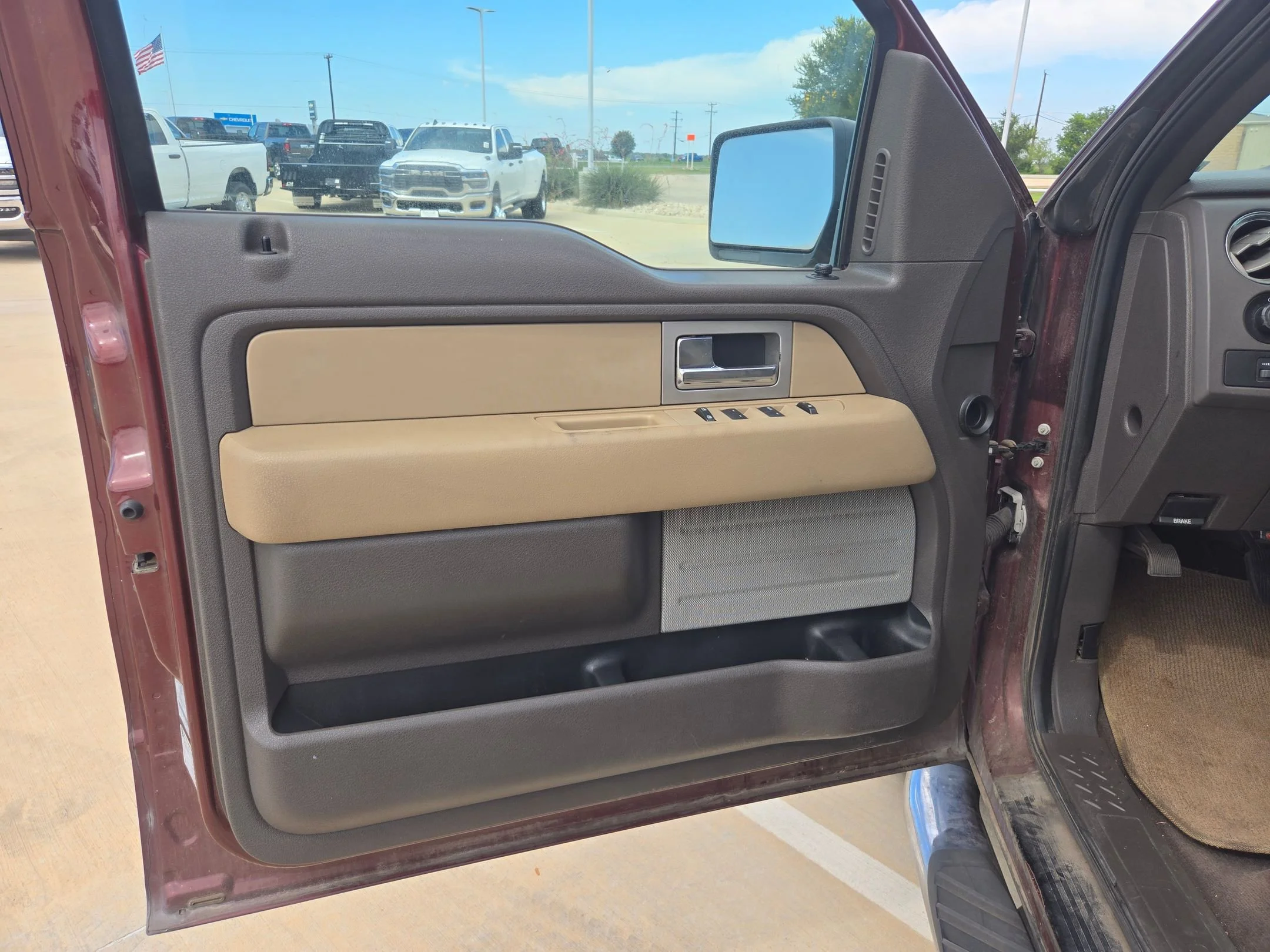 Used 2010 Red Ford XLT image 12