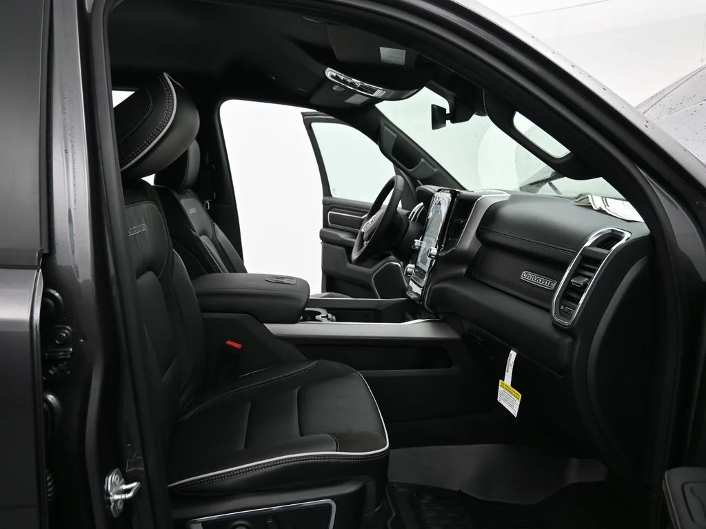 New 2026 Granite Crystal Metallic Clear-Coat Exterior Paint RAM Laramie image 13